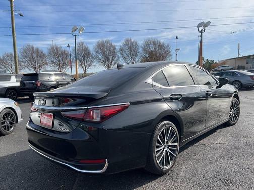 2024 Lexus ES 300h Base