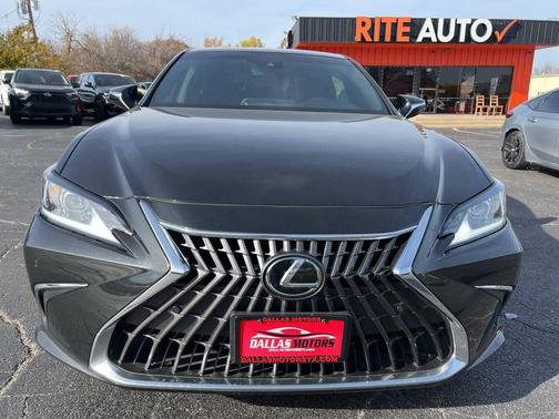 2024 Lexus ES 300h Base