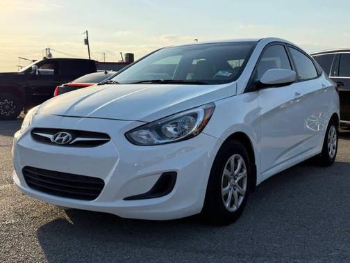 Century White 2014 Hyundai Accent SE