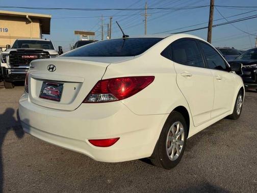 Century White 2014 Hyundai Accent SE