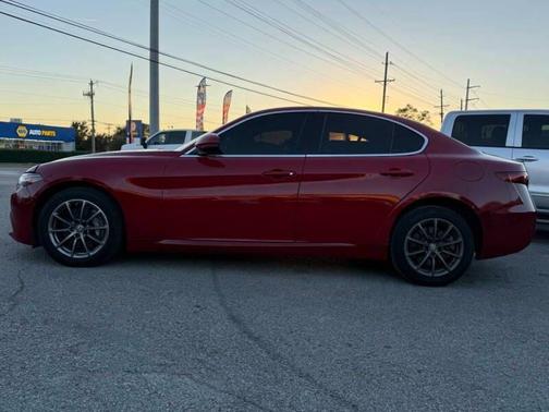 2019 Alfa Romeo Giulia Sport