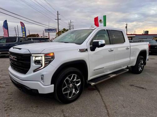 White Frost Tricoat 2024 GMC Sierra 1500 SLT