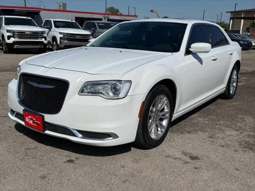 2017 Chrysler 300 Limited