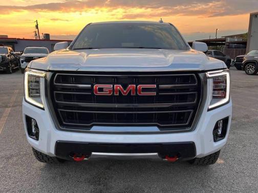 2022 GMC Yukon XL 4WD AT4