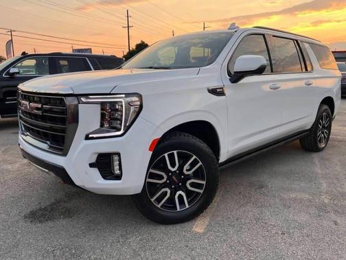 2022 GMC Yukon XL 4WD AT4