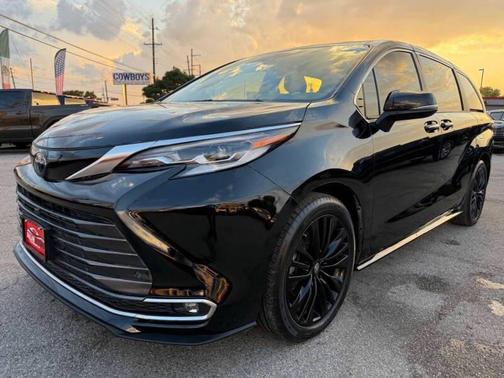 2022 Toyota Sienna Platinum 7 Passenger