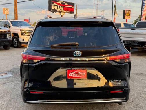 2022 Toyota Sienna Platinum 7 Passenger