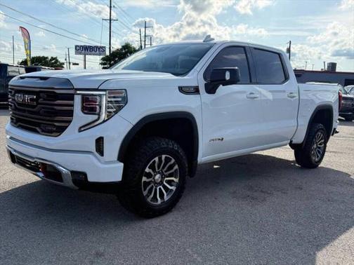 2023 GMC Sierra 1500 AT4