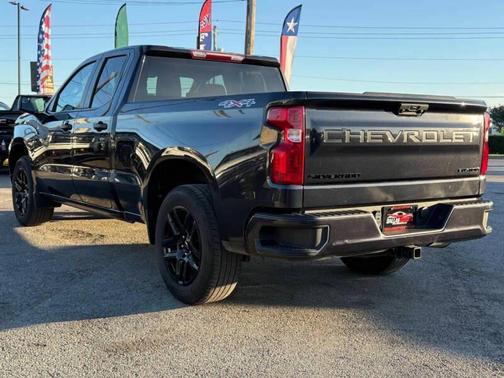 2023 Chevrolet Silverado 1500 Custom