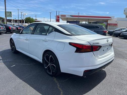 2023 Nissan Altima SR FWD