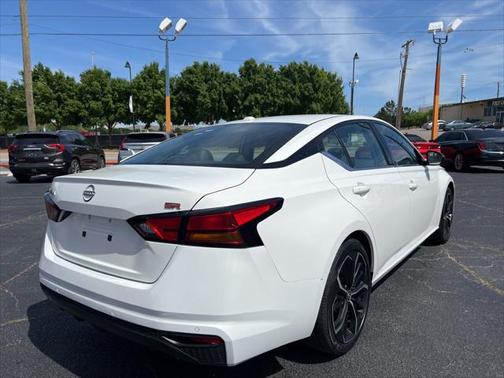 2023 Nissan Altima SR FWD