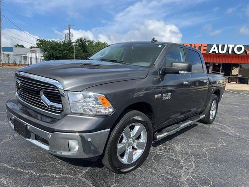 Granite Crystal Metallic Clearcoat 2017 RAM 1500 Big Horn