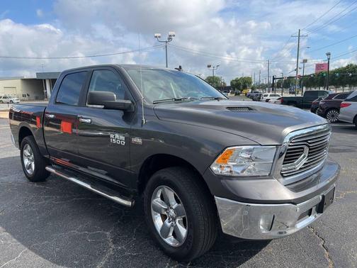 Granite Crystal Metallic Clearcoat 2017 RAM 1500 Big Horn