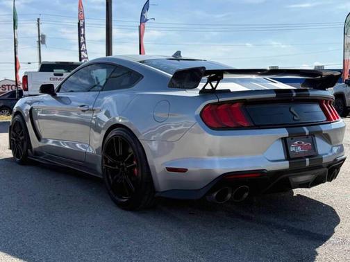 2021 Ford Shelby GT500 Base