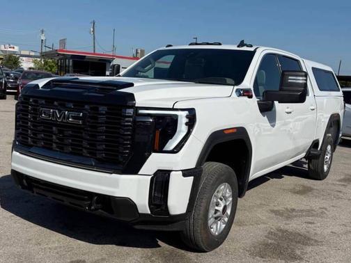 Summit White 2025 GMC Sierra 2500 SLE