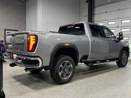 2025 GMC Sierra 3500 SLT