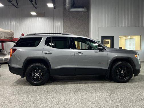 2023 GMC Acadia AWD AT4
