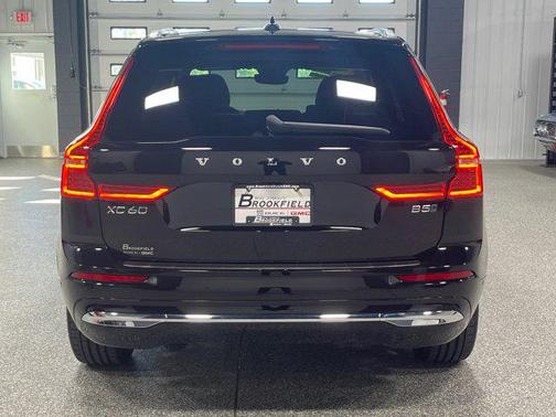 2022 Volvo XC60 B5 Inscription