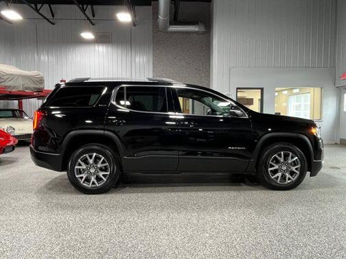 2023 GMC Acadia AWD SLT