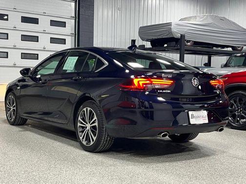 2018 Buick Regal Sportback Essence