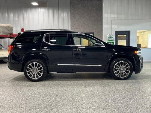 2022 GMC Acadia Denali