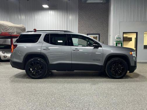 2023 GMC Acadia AWD SLT