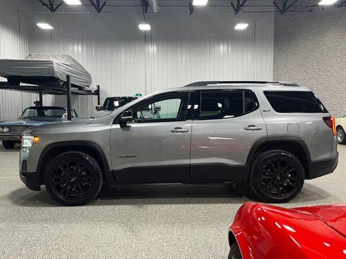 2023 GMC Acadia AWD SLT