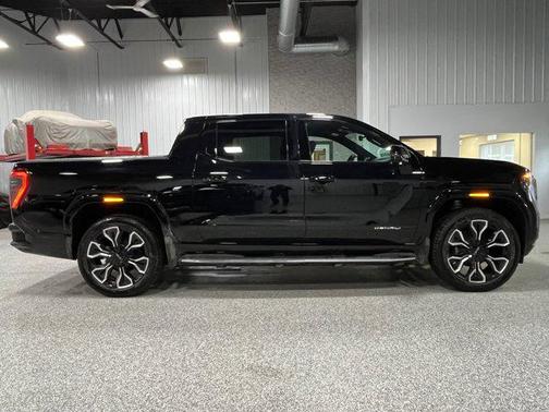 2025 GMC Sierra EV Extended Range Denali