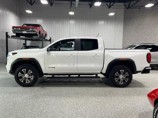 Summit White 2023 GMC Canyon AT4