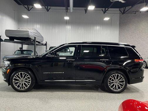 2023 Jeep Grand Cherokee L Summit Reserve