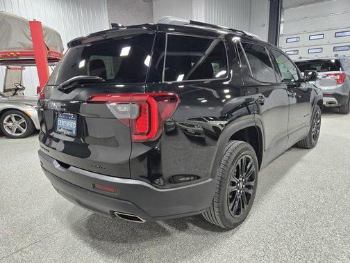 2023 GMC Acadia AWD SLT