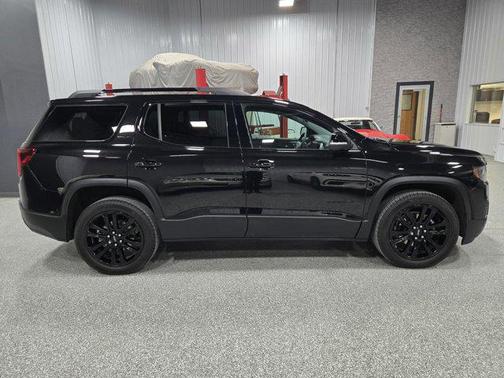 2023 GMC Acadia AWD SLT