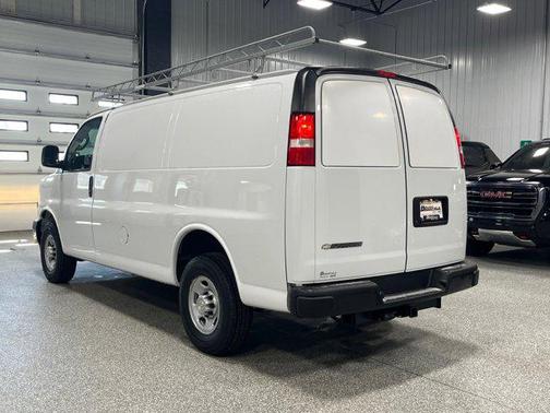 2021 Chevrolet Express 2500 RWD 2500 Regular Wheelbase WT