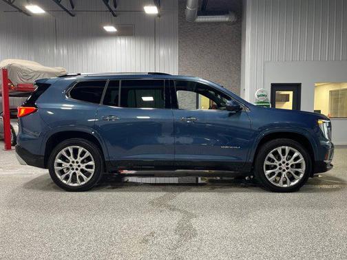 2025 GMC Acadia Denali