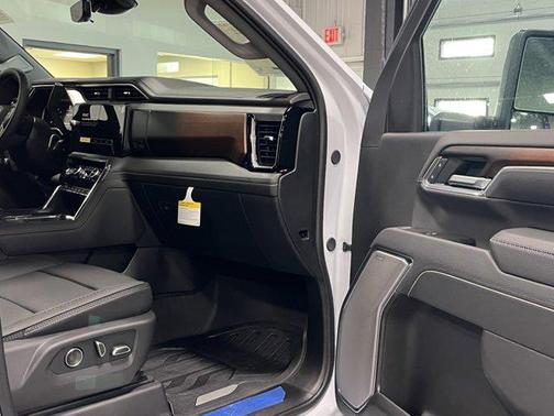 Glacier White Tricoat 2026 GMC Sierra 2500 Denali