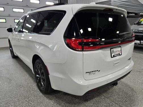 2021 Chrysler Pacifica Limited