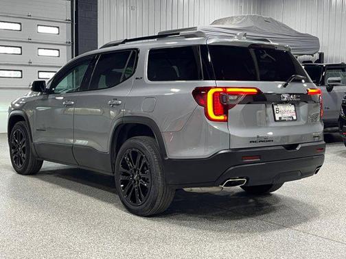 2023 GMC Acadia AWD SLT