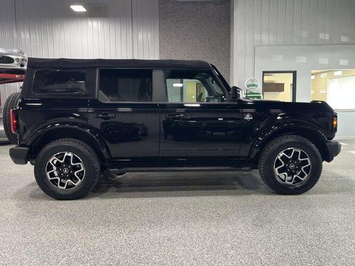 Shadow Black 2022 Ford Bronco Outer Banks