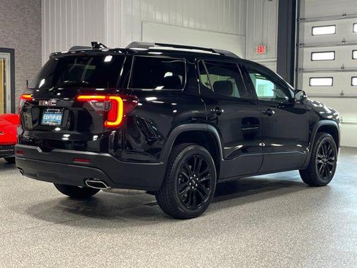 2023 GMC Acadia AWD SLT
