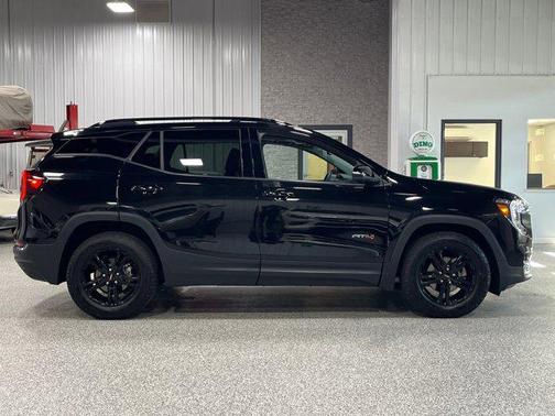 2024 GMC Terrain AWD AT4