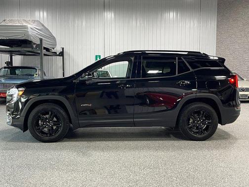 2024 GMC Terrain AWD AT4