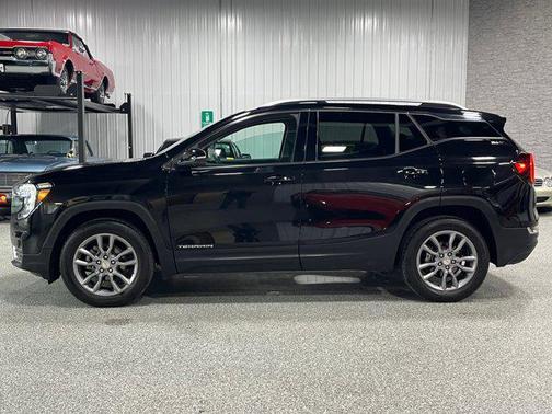 Ebony Twilight Metallic 2022 GMC Terrain SLT