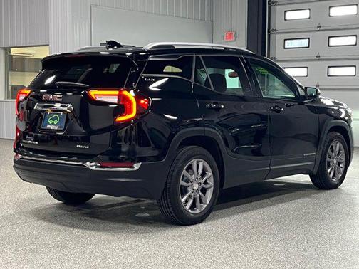 Ebony Twilight Metallic 2022 GMC Terrain SLT
