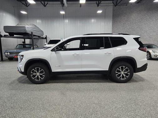 2026 GMC Acadia AWD AT4