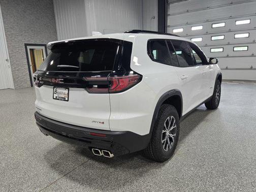 2026 GMC Acadia AWD AT4