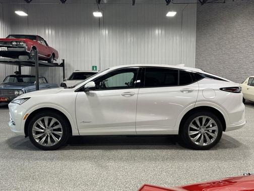 White Frost Tricoat 2025 Buick Envista Avenir FWD