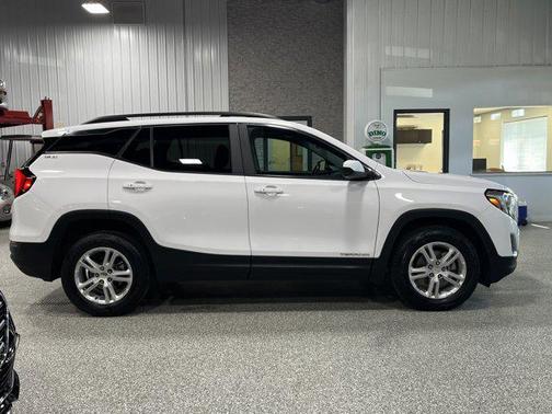Summit White 2021 GMC Terrain SLE