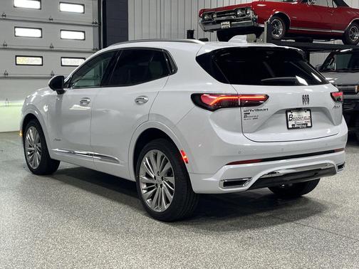 Iridescent White Tricoat 2026 Buick Envision Avenir AWD