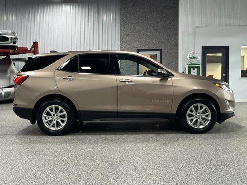 Sandy Ridge Metallic 2018 Chevrolet Equinox LT