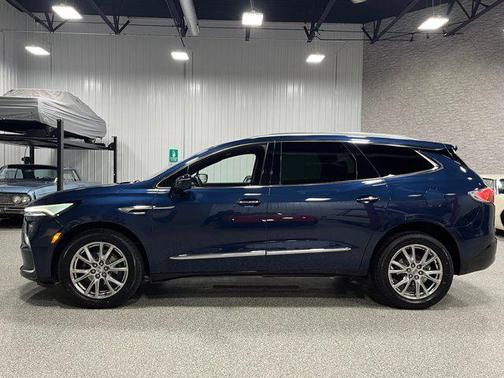 2023 Buick Enclave Essence AWD